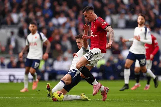 มิลาน ซิลเลอร์: เชชโกต้องทำได้ดีกว่านี้ เขาควรจะทำประตูได้ในเกมกับท็อตแนม ฮ็อตสเปอร์ _โอกาส_วาน เดอร์ เวน