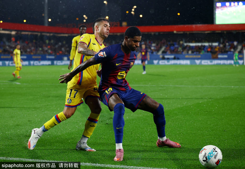 แรชฟอร์ดพลาดการประเดิมสนามที่คัมป์นูเนื่องจากป่วย, บาร์เซโลน่าเผชิญความท้าทายใหม่ในเกมรุก การแข่งขัน: ราฟินญ่าลงสนามแทนฟลิค