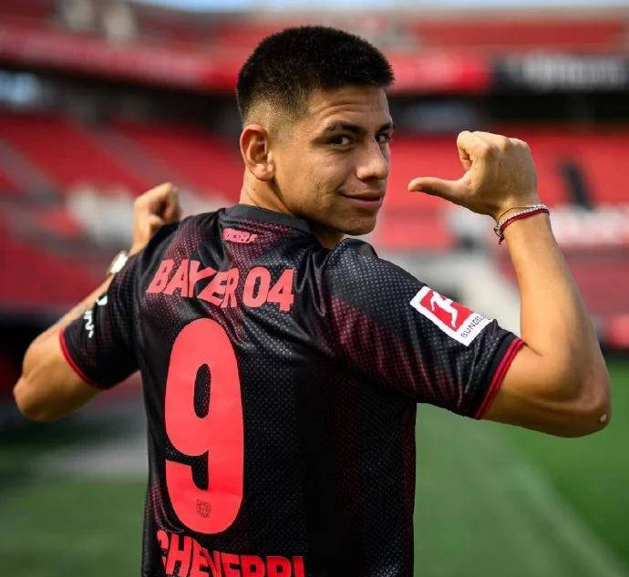 เป๊ป กวาร์ดิโอล่า แสดงความไม่พอใจกับสถานการณ์ของเอเชเวร์รีที่ไบเออร์ เลเวอร์คูเซ่น; นักเตะอาจกลับไปยังสโมสรเก่าอย่างริเวอร์เพลตในช่วงตลาดซื้อขายนักเตะฤดูหนาว_แมนเชสเตอร์ ซิตี้_ยูฟ่า แชมเปียนส์ลีก_โรม่า