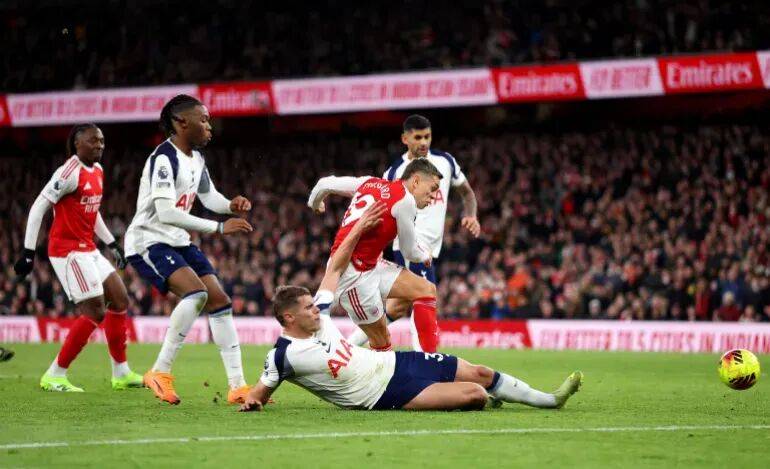 แพ้ติดต่อกันสี่นัด! ความล้มเหลวของท็อตแนมทำให้ต้องดูแล้วเจ็บใจ – แฟรงค์ไม่ควรให้เขาลงตัวจริงเลย