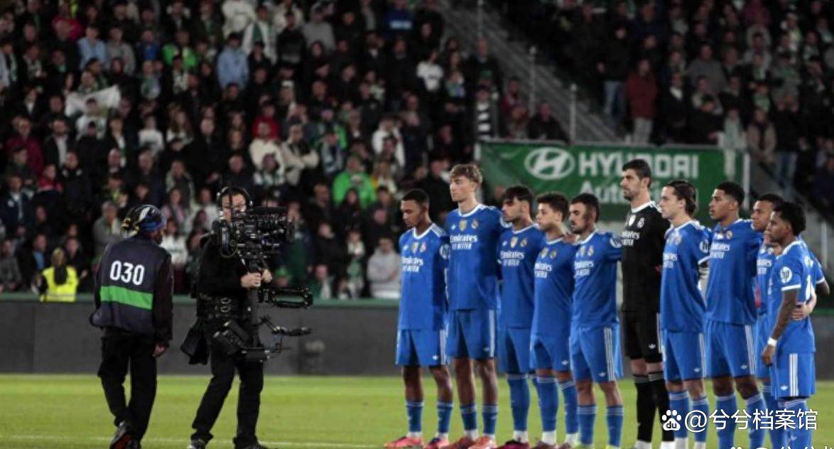 การนำเพียงหนึ่งแต้มคือยาพิษ! ประตูตีเสมอในนาทีสุดท้ายของเรอัล มาดริดไม่สามารถปกปิดวิกฤตได้ ตอนนี้แชมป์ลาลีกากลายเป็นหม้อความดัน _บาร์เซโลนา_ _แชมเปียนส์ลีก_ _เซบีญา_