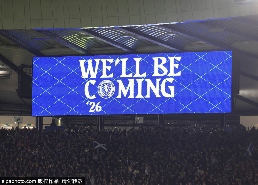 ฮอยลุนด์พลาดจุดโทษ, แม็คโทมิเนย์ช่วยนาโปลีคว้าชัยชนะ การแข่งขัน: คาราบัค พบ นาโปลี