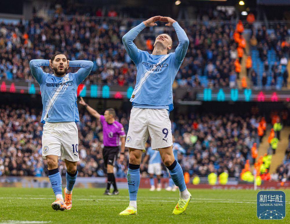 ข่าวด่วนช่วงเที่ยง|เชลซีคว้าชัยชนะสามประตูเหนือบาร์เซโลนาที่เหลือผู้เล่นสิบคน; ทีมชาติจีนรุ่นอายุไม่เกิน 16 ปี พบกับบรูไนคืนนี้_แชมเปียนส์ลีก_เอเอฟซีแชมเปียนส์ลีก_เอเชียนคัพ