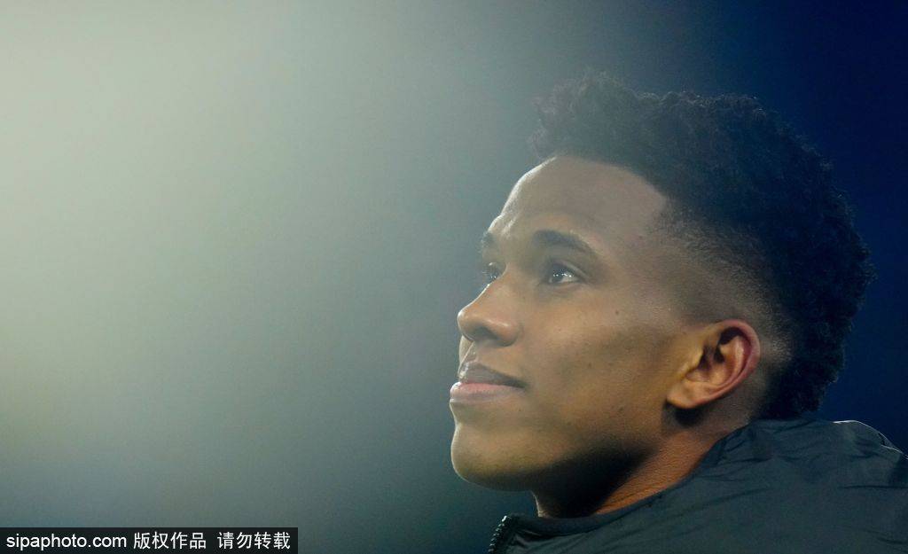 กัสโต้บรรลุเป้าหมายครบรอบ 100 ปีของเชลซี: จากกลับจากการยืมตัวสู่การเป็นเสาหลักของทีม | แฟนบอล | แชมเปียนส์ลีก