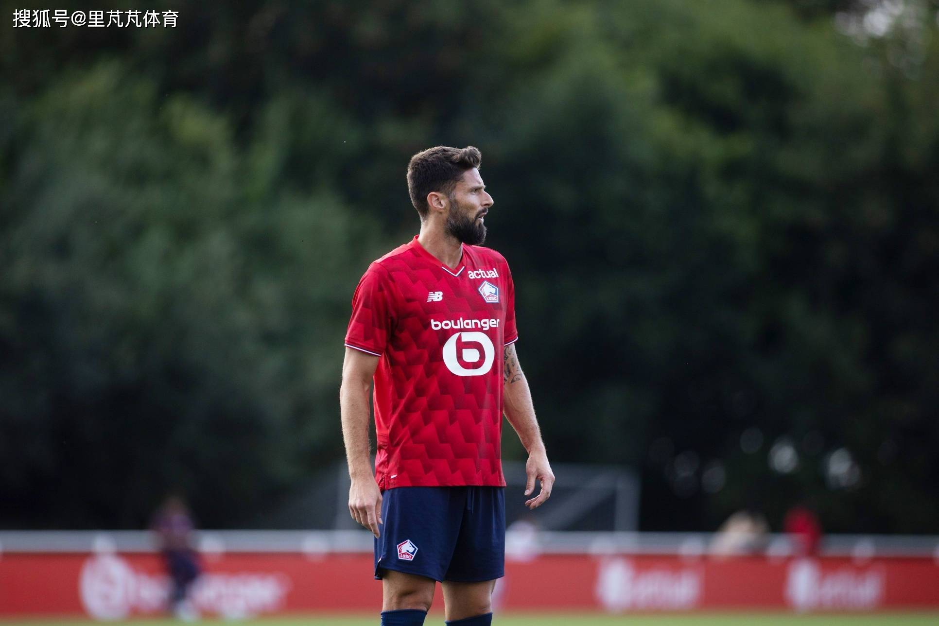 กษัตริย์แห่งสนาม! ในวัย 39 ปี ชิรูด์ยังคงครองความยิ่งใหญ่ในลีกเอิง ยิงสองประตูสร้างสถิติใหม่ในรอบ 40 ปี_มิลาน_ข้อจำกัดของฤดูกาล