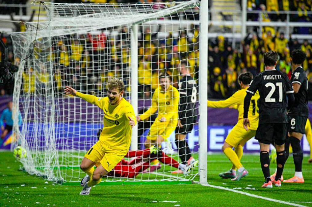 แชมเปียนส์ลีกไนท์: เชลซีถูกยกเลิกสามประตูแต่ยังเอาชนะบาร์เซโลนา 3-0; แมนเชสเตอร์ ซิตี้ 0-2 ไบเออร์ เลเวอร์คูเซน; ยูเวนตุสคว้าชัยชนะ 3-2 ในช่วงทดเวลา อินเตอร์ มิลาน; อาร์เซนอล; เบนฟิก้า