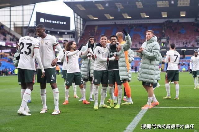 ไบเออร์ เลเวอร์คูเซ่น เอาชนะ บาร์เซโลน่า ได้อย่างสบาย ขณะที่ ไบเออร์ เลเวอร์คูเซ่น คว้าชัยชนะนอกบ้านเหนือ แมนเชสเตอร์ ซิตี้! พรีเมียร์ลีก, ลาลีกา, บุนเดสลีกา – บางคนเฉลิมฉลอง บางคนเสียใจ!_ไบเออร์ เลเวอร์คูเซ่น_กีฬา_ยูฟ่า แชมเปียนส์ลีก