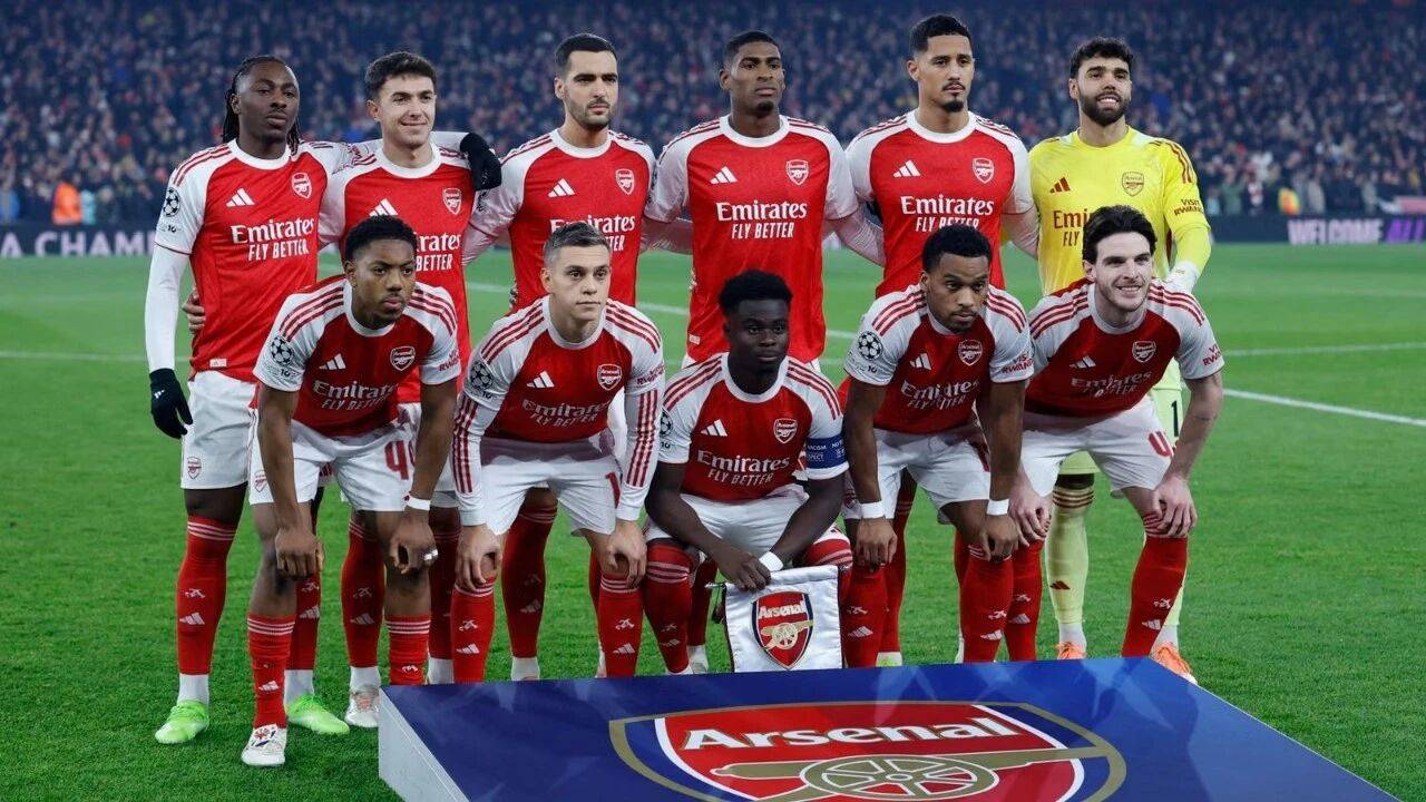 พ่ายแพ้ถึงสามครั้งในนัดเดียว! ดาวรุ่งวัย 19 ปีของอาร์เซนอลหลงทางและยอมรับความผิดพลาดเพียงลำพังในการเสียประตูในแชมเปียนส์ลีก _Skelly_Lewis_Calaffiori