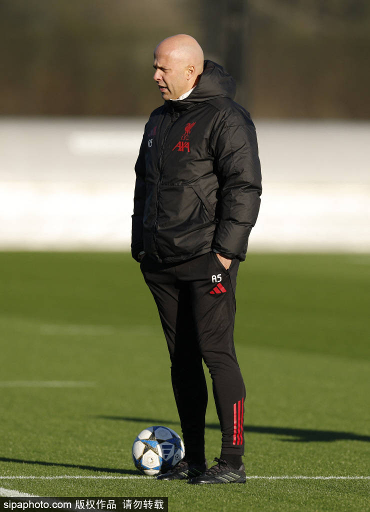 ช็อก! ลิเวอร์พูลพิจารณาเปลี่ยนผู้จัดการทีมเนื่องจากคล็อปป์อาจกลับมาคุมทีมจนถึงสิ้นสุดฤดูกาล โดยมีหลุยส์ เอ็นริเก้เป็นเป้าหมายหลัก_อาร์เน่ สล็อต_หัวหน้าโค้ช_ปารีส แซงต์-แชร์กแมง