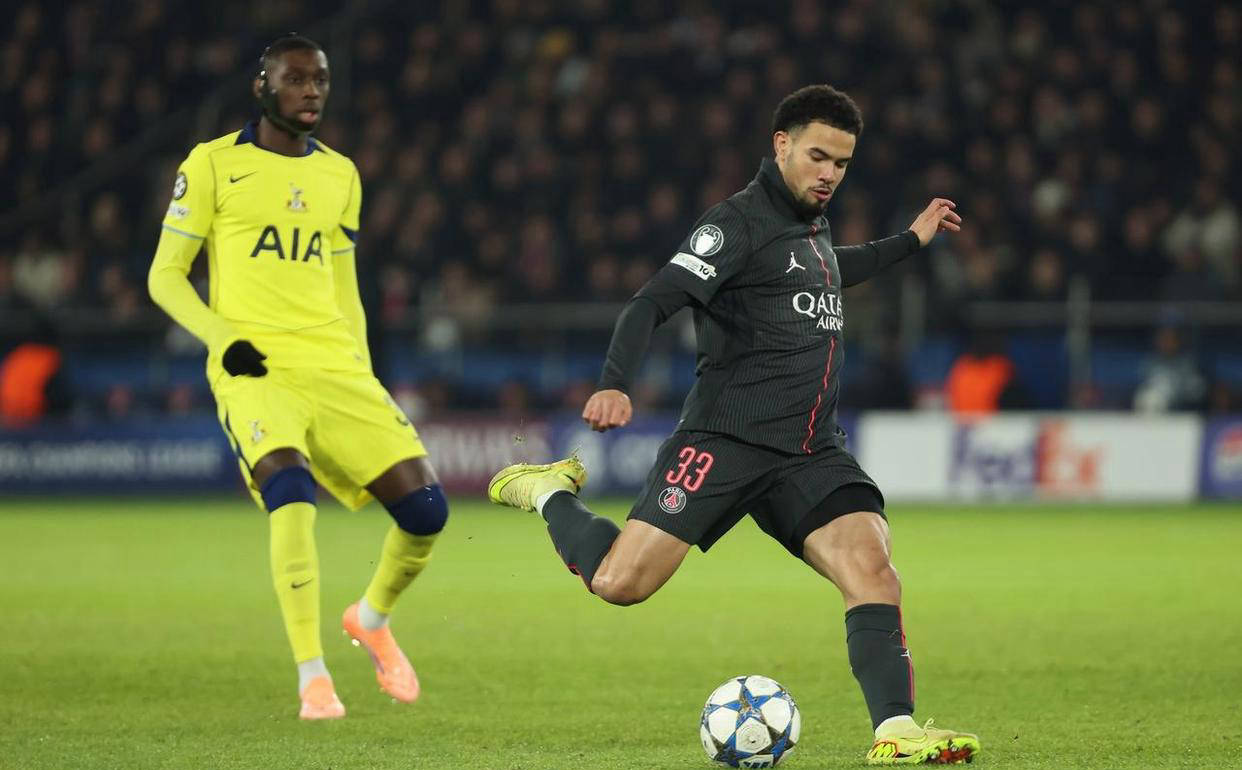 ปารีส แซงต์-แชร์กแมง พลิกสถานการณ์อย่างดราม่าด้วยการเอาชนะ ท็อตแนม ฮ็อตสเปอร์ ทีมอันดับเก้าของพรีเมียร์ลีก 5-3 โดยวิตินญ่าทำแฮตทริกหยุดสถิติแพ้ต่อเนื่องของทีม