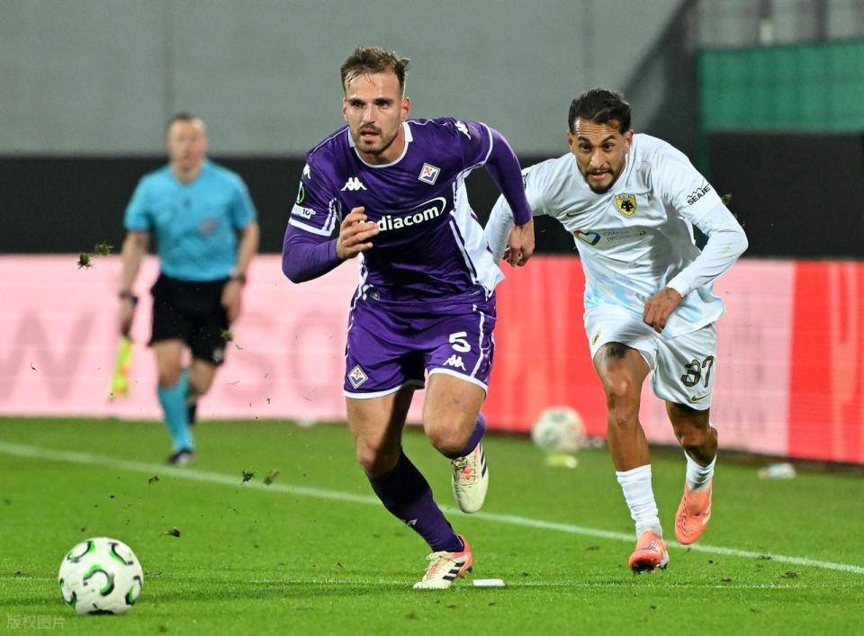 1-0: อดีตดาวเด่นเรอัลมาดริดฉายแสงในวัย 27 ปี นำทีมพลิกเอาชนะฟิออเรนติน่าและขยายสถิติไร้พ่ายในยูโรปาคอนเฟอเรนซ์ลีกเป็นสามนัด เอเธนส์ | การแข่งขัน | สนามเหย้า