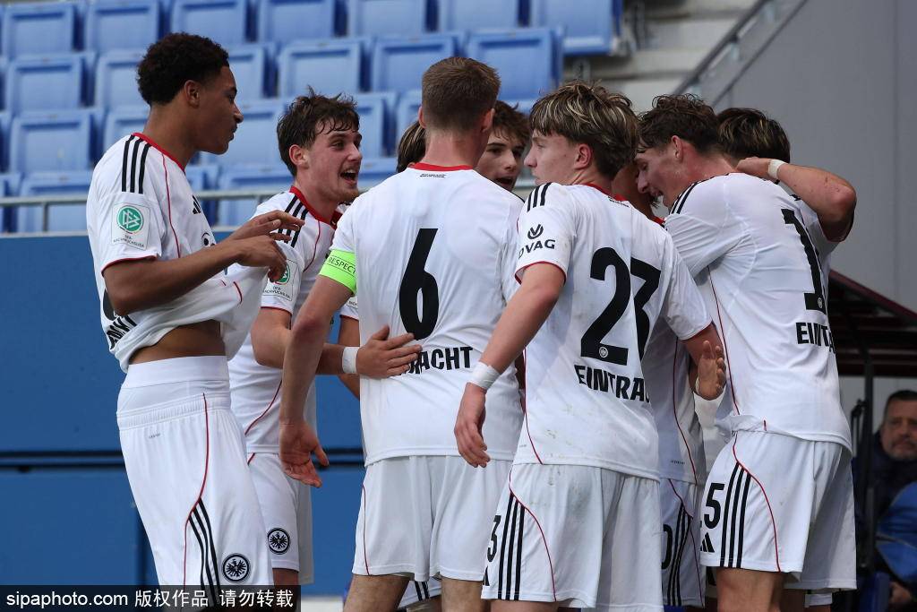 บาร์เซโลนาเปิดบ้านรับการมาเยือนของโอซาซูนา! ฟลิคให้คำมั่นคว้าชัยปลายปี ขณะที่แรชฟอร์ดและเฟร์ราน ตอร์เรส นำทัพ_การแข่งขัน_ตารางลีก