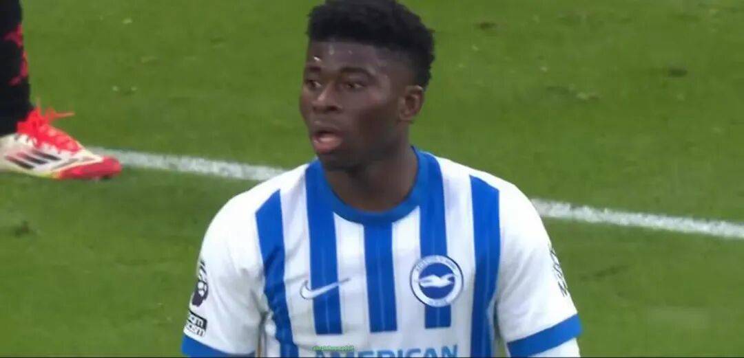 การเซ็นสัญญากับเบเลบาของแมนเชสเตอร์ ยูไนเต็ด ดูเหมือนจะหลีกเลี่ยงไม่ได้ โดยสโมสรตั้งเป้าที่จะลดราคาให้ต่ำกว่า 80 ล้านปอนด์! อโมลินต้องการหาคนมาแทนอูการ์เต้_ไบรท์ตัน_ลียง_นาโปลี