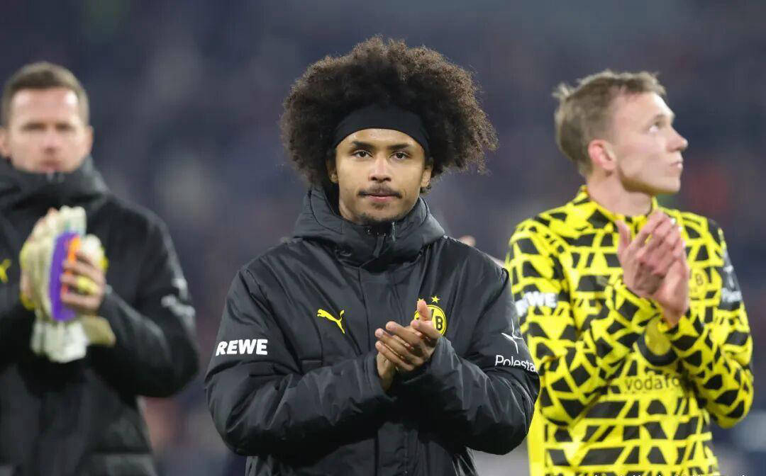 ลิเวอร์พูลระบุเป้าหมายทดแทนอย่างรวดเร็วหลังจากพลาดเซเมโด: ค่าฉีกสัญญา 60 ล้านยูโรสำหรับปีกดอร์ทมุนด์ อเดเยมี อาร์เซนอล แมนเชสเตอร์ ยูไนเต็ด แมนเชสเตอร์ ซิตี้