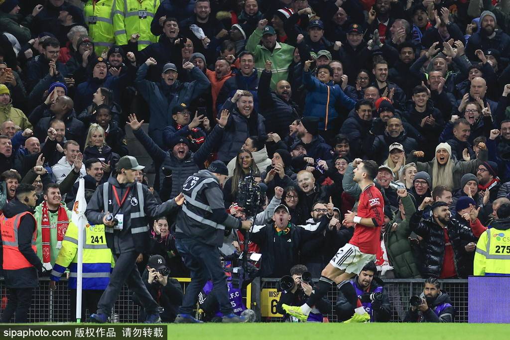 รายชื่อผู้เล่นของแมนเชสเตอร์ยูไนเต็ดที่จะพบกับลีดส์ในพรีเมียร์ลีก: รูปแบบใดจะเหนือกว่ากัน? _แจ็ค ฟลินเธอร์รัม_ _ไทรอน อโมลิน_