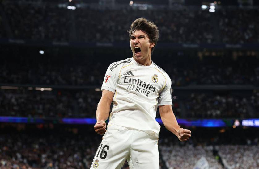 สรุปฟุตบอล: เรอัล มาดริด ถล่มคู่แข่ง 5-1, แมนเชสเตอร์ ซิตี้ และ ลิเวอร์พูล เสียประตูช่วงท้ายเกมเสมอ, อินเตอร์ มิลาน คว้าชัยแก้แค้นขึ้นจ่าฝูง_อาร์เซนอล_โรม่า_เรอัล มาดริด