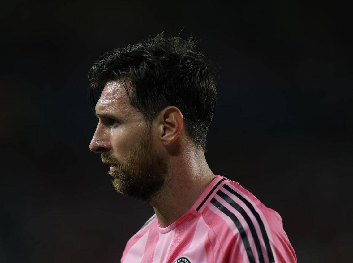 เมสซี่สามารถเตะจักรยานและทำท่ากายกรรมแบบนี้ได้ แต่เขาไม่ชอบใช้! เขาใช้มันเฉพาะตอนเป็นเด็กเท่านั้น! _คำถาม_หัวข้อ_Chaoshan