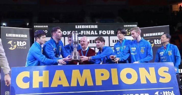 ทำไมโซลินถึงกลัวว่าฟาน เจินตงจะยังคงเล่นในบุนเดสลีกาต่อไป? หลังจากดูการแข่งขันเมื่อคืนนี้ ฉันก็เข้าใจขึ้นมาทันที _ผู้ชม_ _การแข่งขัน_ _ซาร์บรูคเคน_