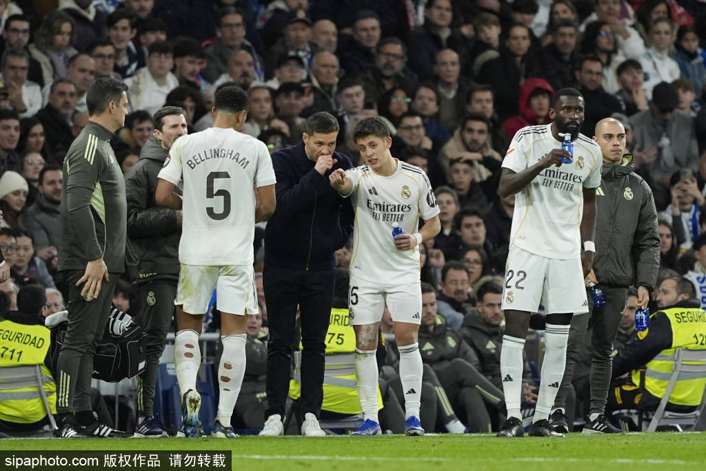 เอนริเก้แซว AI: ปีที่แล้วไม่มีใครทำนายว่าปารีสจะชนะแชมเปียนส์ลีก รอบชิงนี้เราพร้อมแล้ว! _การแข่งขัน_ แซงต์-แชร์กแมง _ผู้เล่น_