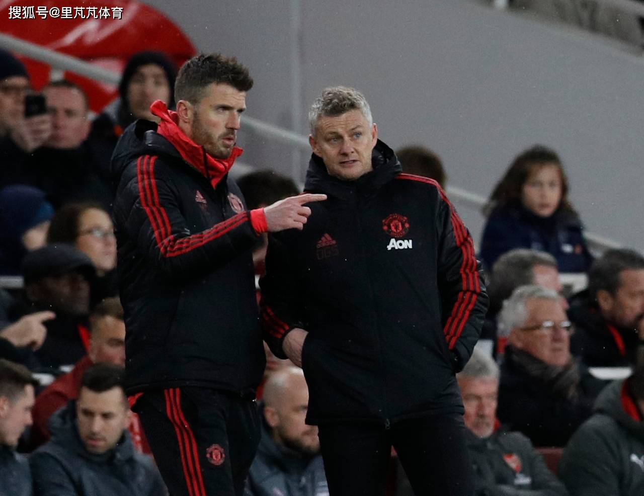 สรุปผลพรีเมียร์ลีก: ตำนานหลายคนแย่งชิงตำแหน่งผู้จัดการชั่วคราวของแมนเชสเตอร์ ยูไนเต็ด; โรเซลล์มุ่งสร้างความสัมพันธ์กับโซลชาร์ที่โรม่า