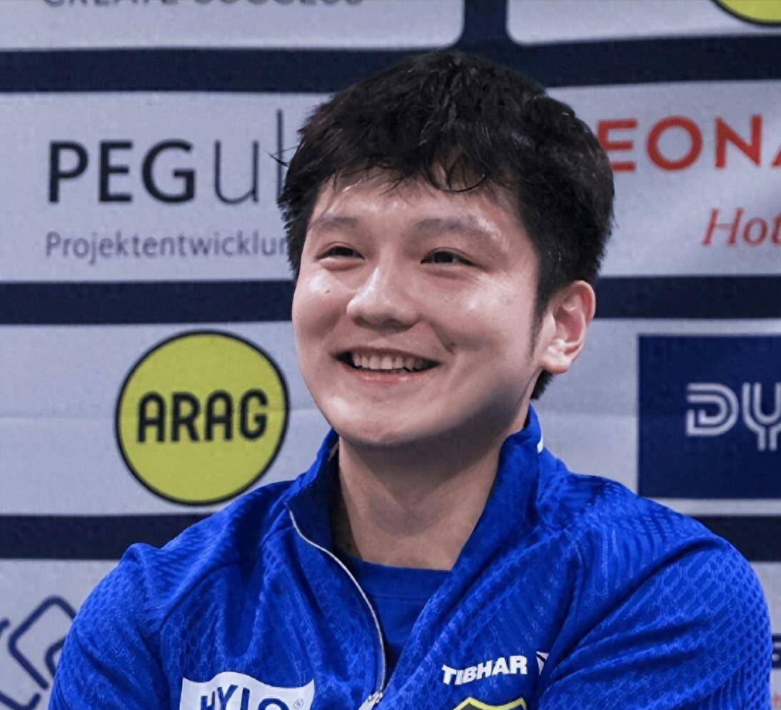 สัญญาของฟาน เจินตงกำลังจะสิ้นสุดลง โดยสโมสรได้เสนอเงินจำนวนมากเพื่อรักษาตัวเขาไว้ อย่างไรก็ตาม เขาได้กล่าวว่าเขามุ่งมั่นอยู่กับฤดูกาลนี้เท่านั้น ซาร์บรูคเคน, เยอรมนี แชมเปียนส์ลีก