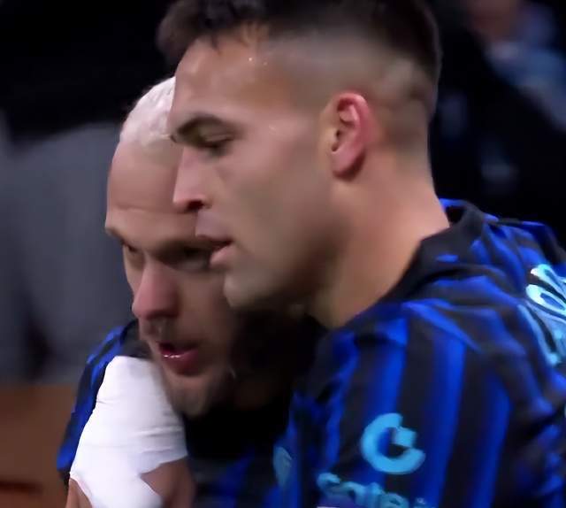 2-2! สามยักษ์ใหญ่แห่งเซเรียอาไร้ชัยในชั่วข้ามคืน การแข่งขันชิงแชมป์พลิกผัน: อินเตอร์นำสามแต้มโดยมีสี่ทีมไล่บี้_นาโปลี_แม็คโทมิเนย์_มิลาน