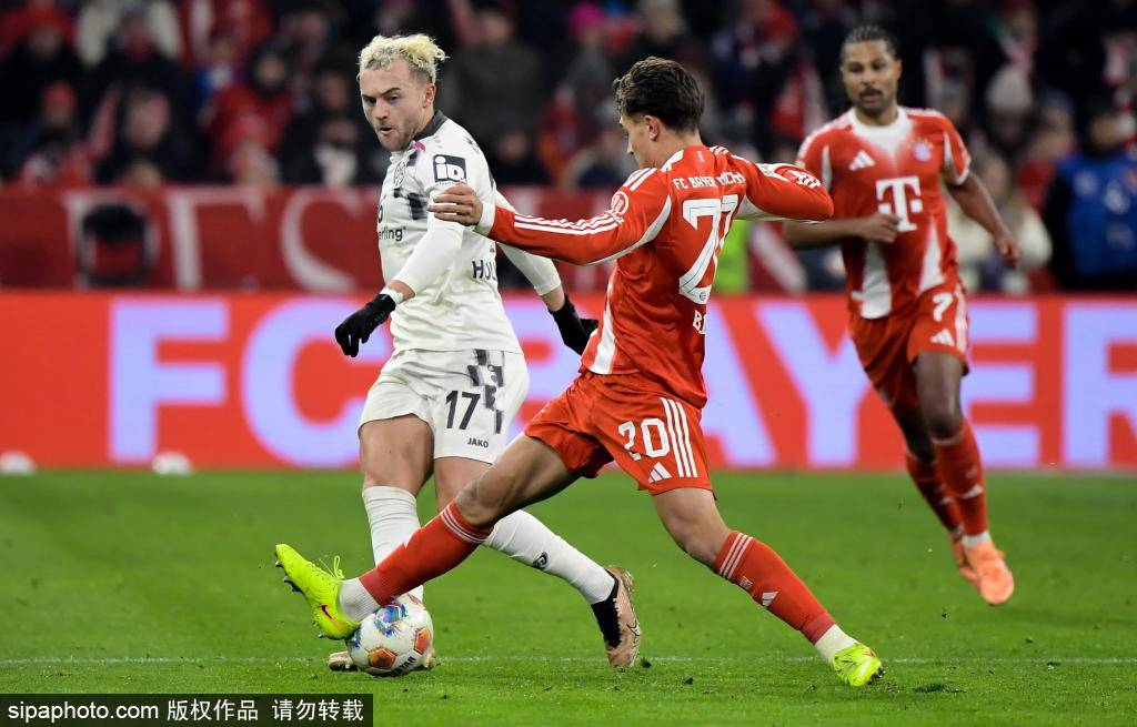 คู่ปีกของบาเยิร์น: การรวมตัวที่สมบูรณ์แบบของโอลิชและดิอาซที่เปลี่ยนแปลงภูมิทัศน์ของบุนเดสลีกา การแข่งขัน | เอแบร์ล | แฟนบอล