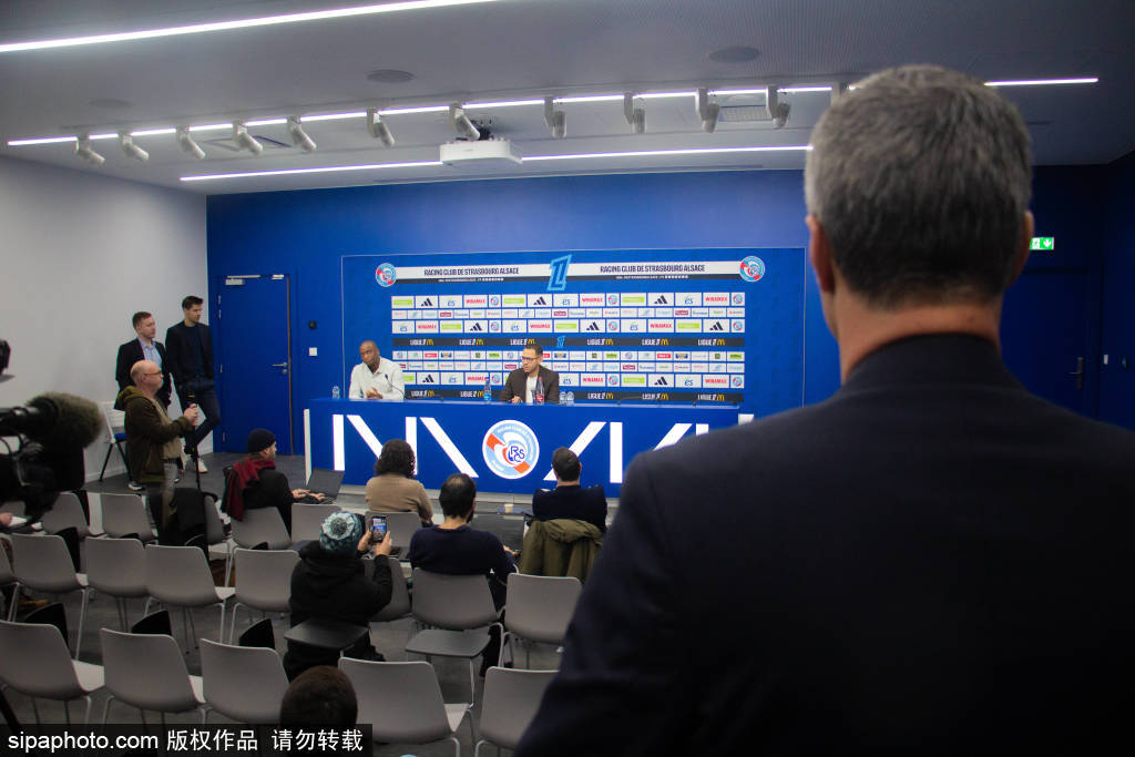 ความตื่นเต้นสูงสุด! รอสซี่นีใช้กลยุทธ์ที่แตกต่างกันสี่อย่างในสี่นัดแรก – เป็นครั้งแรกสำหรับผู้จัดการทีมในลีกสูงสุดของอังกฤษ การแข่งขันเปิดฤดูกาล กลยุทธ์ของเชลซี