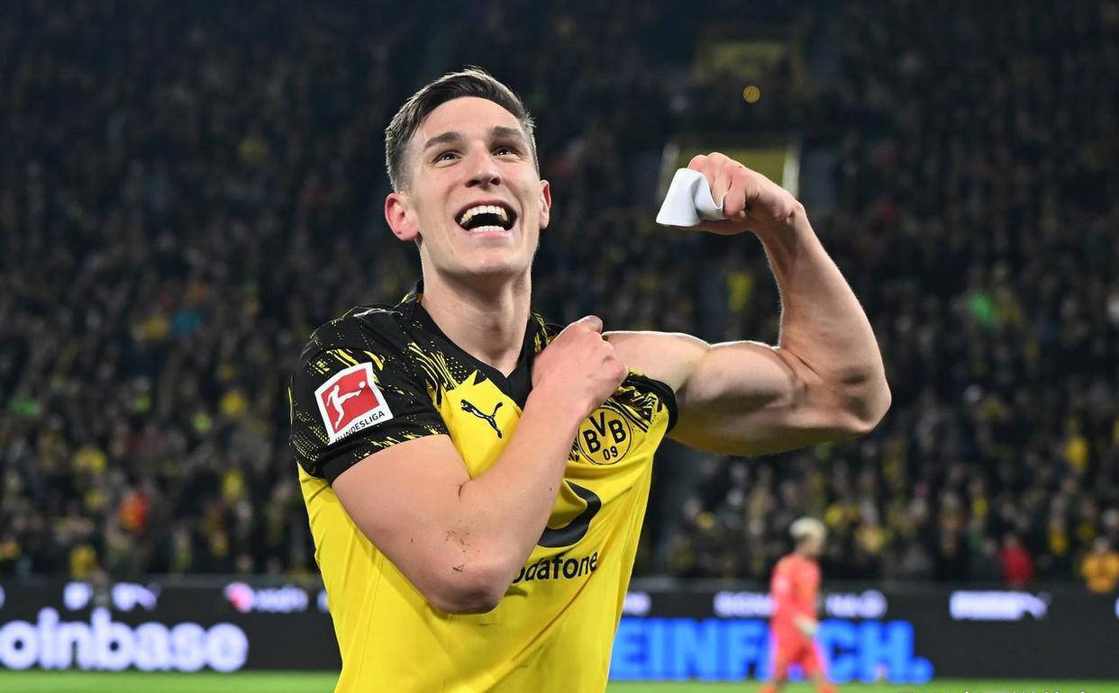 อัปเดตอันดับล่าสุดบุนเดสลีกา: โดร์ทมุนด์คว้าชัยชนะอย่างน่าประทับใจลดช่องว่างกับบาเยิร์น, สตุ๊ตการ์ตชนะต่อเนื่องพุ่งสู่ท็อปทรี_แมตช์_เออีเฟร้งค์เฟิร์ต