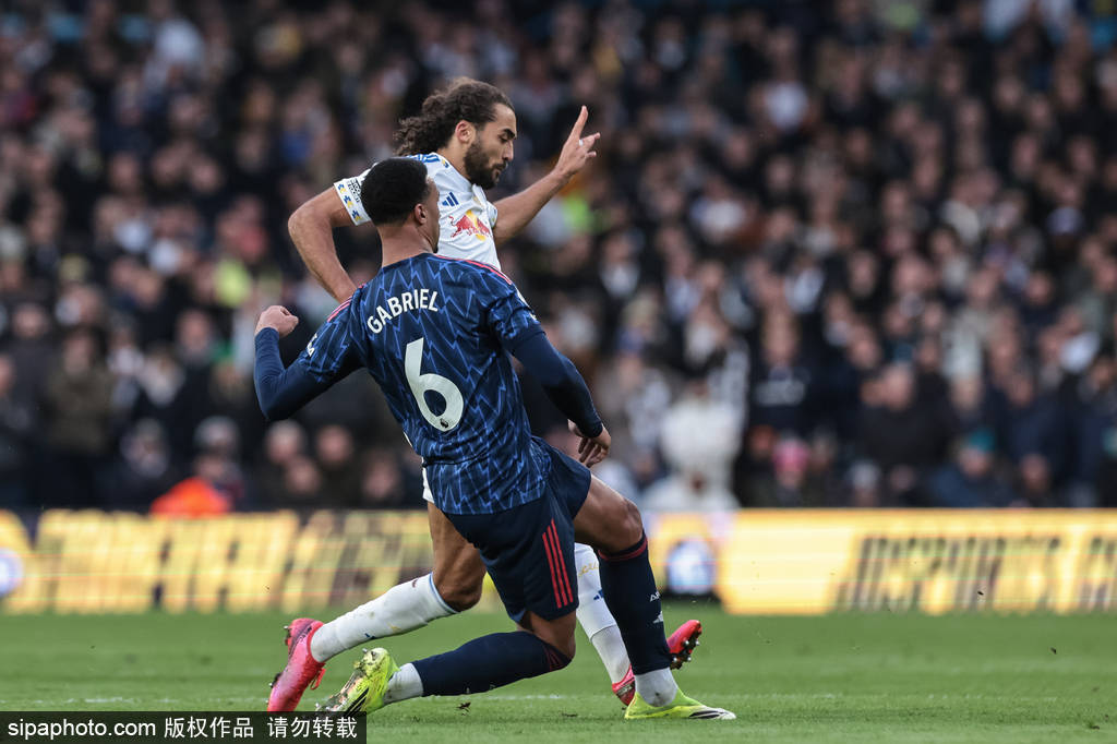 พรีเมียร์ลีก - ยอร์คส์ยุติการไร้ประตู, มาดูเอเก้ทำสองแอสซิสต์พาอาร์เซนอลถล่มลีดส์ 4-0 ยุติสถิติไร้ชัยสามนัด