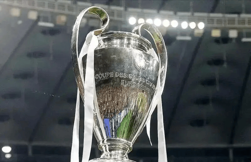 ไม่เพียงแต่แชมป์เท่านั้น แต่เป็นสิทธิ์ในการดำรงอยู่! จุดสูงสุดของพรีเมียร์ลีกจัดการแข่งขันที่โหดร้ายที่สุด เดิมพันพันล้านยูโรในหมู่ชนชั้นสูง แมนเชสเตอร์ ซิตี้ เวมบลีย์ อาร์เซนอล