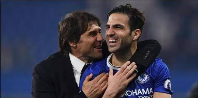 การดวลจุดโทษแปดรอบ! ทีมรองบ่อนที่มีมูลค่าต่ำกว่าสิบเท่าโค่นยักษ์ใหญ่แห่งเซเรีย อา ความผิดพลาดของลูกากูกลายเป็นความเจ็บปวดชั่วนิรันดร์ของนาโปลี_โคโม