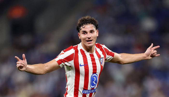 บาร์เซโลน่าเดินหน้าปรับโครงสร้างครั้งใหญ่ในช่วงซัมเมอร์นี้: เล็งเป้าหมายอัลวาเรซเพื่อเสริมเกมรุก โดยเลียนแบบกลยุทธ์การหาเสียงของประธานสโมสรเรอัล มาดริด_ลาปอร์ต้า_แชมเปี้ยนส์ลีก_แอตเลติโก มาดริด