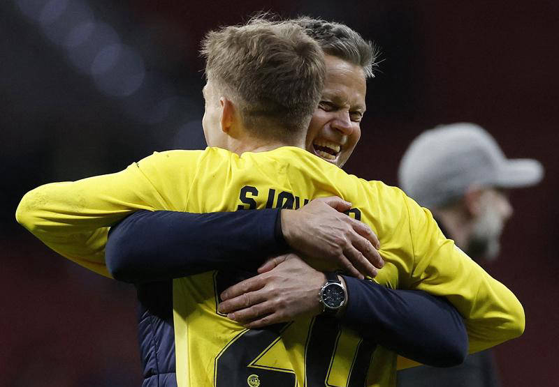 คู่มือการแข่งขันเทศกาลฤดูใบไม้ผลิ: มูรินโญ่เผชิญหน้ากับเรอัล มาดริดในวันปีใหม่, อาร์เซนอลลงสนามเดี่ยวในพรีเมียร์ลีกวันที่สอง _เพลย์ออฟ_ _การแข่งขันเยือน_ _ยูฟ่า แชมเปี้ยนส์ลีก_