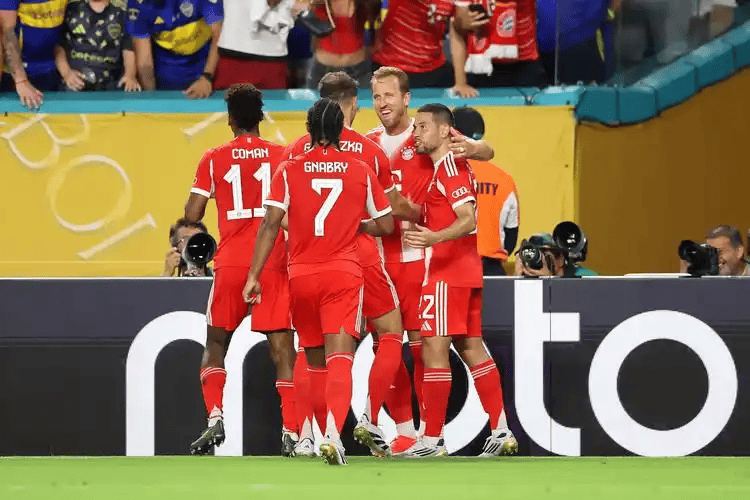 ศึกใหญ่ลีกเอิง: ลียงและโมนาโกปะทะเดือดกับ Kering_Ligue_ทั้งสองทีม_เข้าร่วม