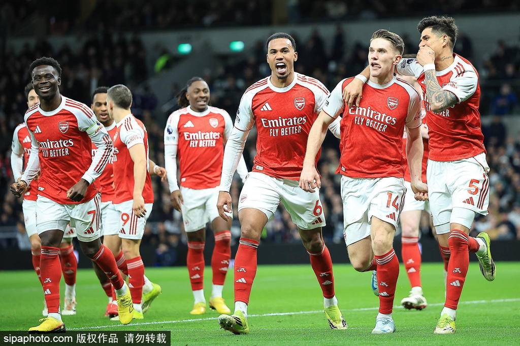 การกลับมาของแมนเชสเตอร์ซิตี้กับอาร์เซนอลจะสมบูรณ์ได้ก็ต่อเมื่อเจอกับทีมหงส์แดงเท่านั้นหรือไม่? สองทีมต้องเผชิญกับห้าแมตช์ภายในหนึ่งเดือน _ในพรีเมียร์ลีก_ _คู่แข่ง_ _ทั้งสองทีม_