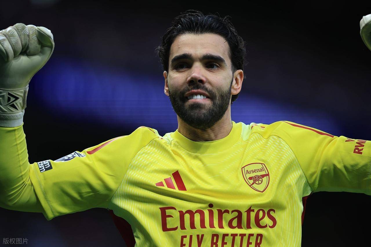 แชมป์กำลังปรากฏตัว! อาร์เซนอลคว้าชัยชนะเหนือท็อตแนม 4-1 ในเกมเยือนและเหย้า โดยเอเซเกล โลเรนเต้ทำสองประตูเพื่อขยายคะแนนนำเป็นห้าแต้ม. ประตู: ซาก้า. แมตช์.