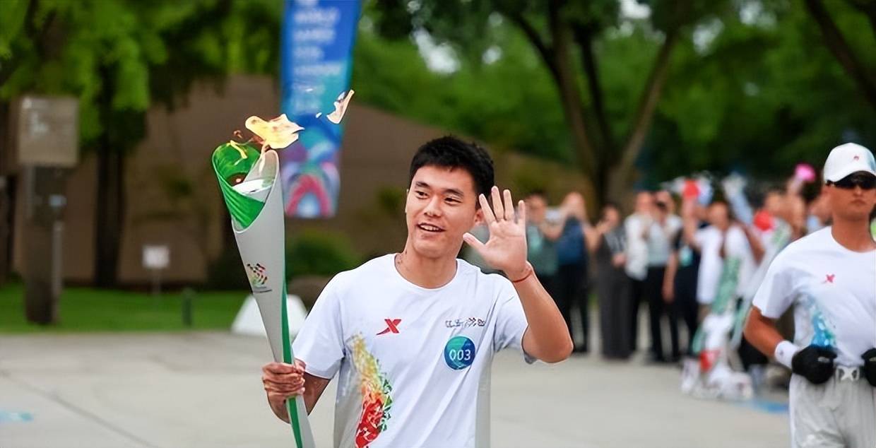 ข่าวด่วน! หู เหตาเหยา เตรียมย้ายร่วมทีมโบรุสเซีย ดอร์ทมุนด์ ด้วยค่าตัว 7 ล้านปอนด์ แต่แฟนบอลยืนยันว่าเป็นข่าวลือ_หลงเฉิง_เฉิงตู_จอห์น อโลอิซี