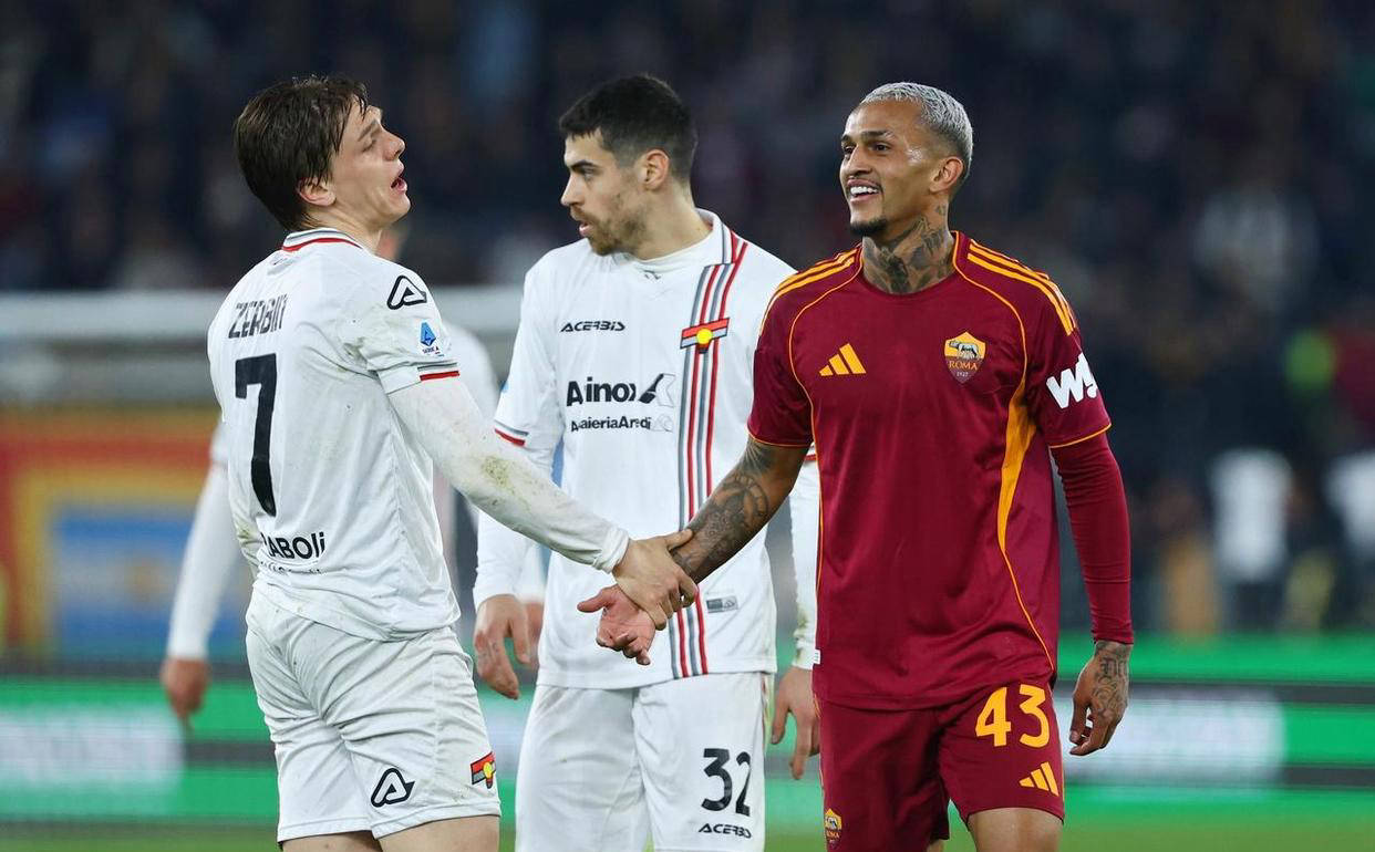 ตารางคะแนนกัลโช่ เซเรีย อา เปลี่ยนแปลง: เอซี มิลาน พ่ายแพ้ โรม่าไล่จี้อันดับสอง, นาโปลีร่วงลงตาราง _การแข่งขัน_ _ยูฟ่า แชมเปียนส์ลีก_ _อินเตอร์ มิลาน_