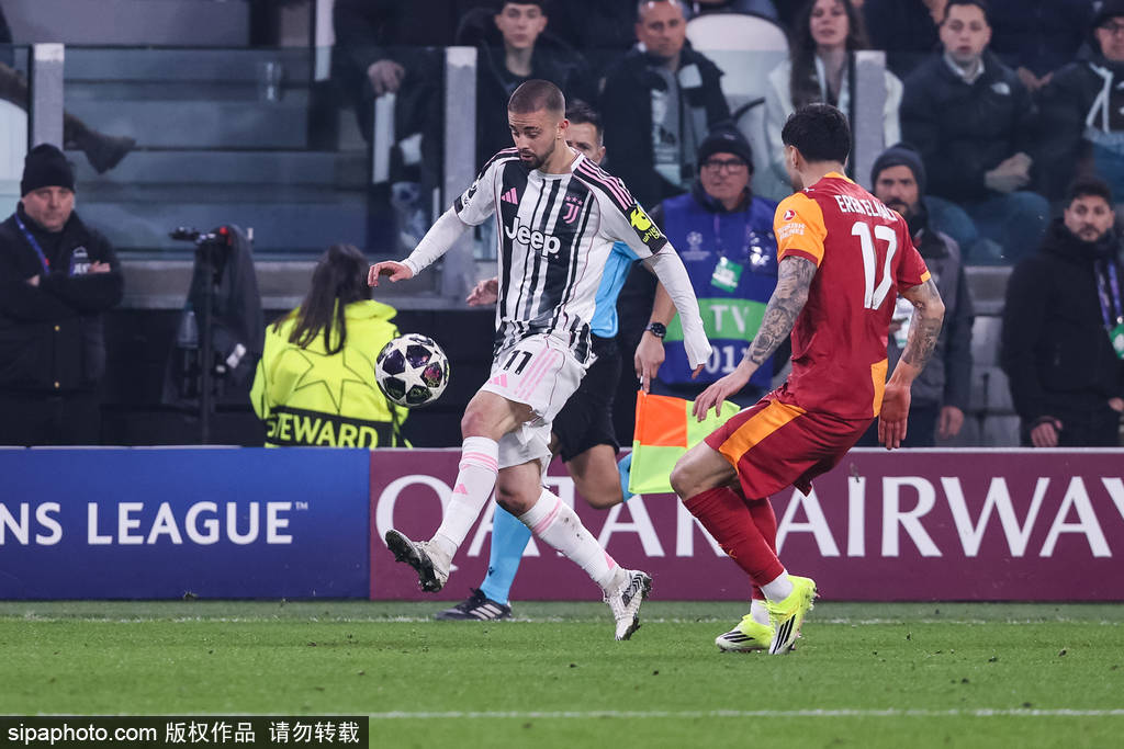 แชมเปียนส์ลีก - เคลลี่โดนไล่ออก ยูเวนตุสเหลือสิบคนพ่ายกาลาตาซาราย 2-3 ในช่วงต่อเวลาพิเศษ แพ้ด้วยสกอร์รวม 5-7 เขตโทษ กัตติ โลคาเตลลี่