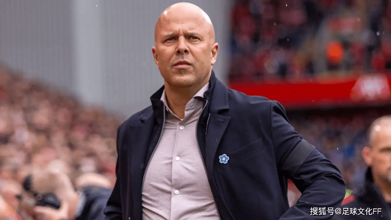 ผู้จัดการทีมลิเวอร์พูล สลอตต์: การใช้จ่าย 250 ล้านยูโรในการซื้อนักเตะที่มีมูลค่ารวม 450 ล้านยูโร – ผมกำลัง 'ฟื้นฟูทีม' ไม่ใช่แค่ 'เสริมความแข็งแกร่ง' ไอแซค เพลเยอร์ ชวิลี