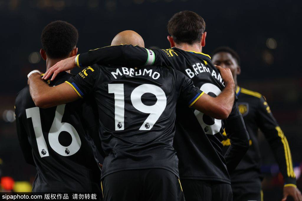 ข่าวลือการย้ายทีม: เรอัล มาดริด เล็งเป้าไปที่ กาเบรียล กองหลังตัวหลักของ อาร์เซนอล ขณะที่ เชลซี จับตาดู มอร์แกน โรเจอร์ส อย่างใกล้ชิด_เรอัล มาดริด_บาร์เซโลนา