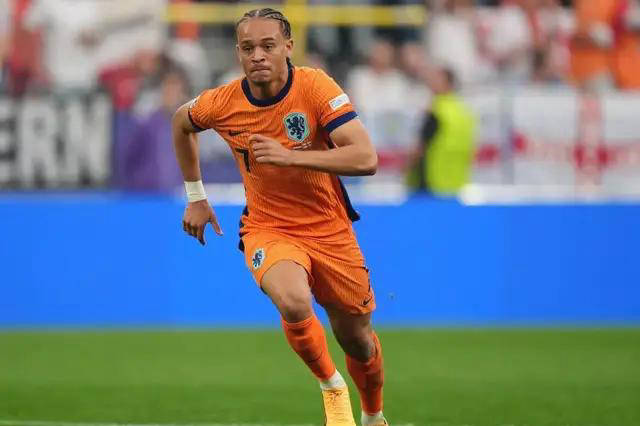 ค่าตัวพุ่งสูงถึง 65 ล้านยูโร แต่ทำได้เพียงหนึ่งประตูจากการลงเล่นในพรีเมียร์ลีก 21 นัด – ท็อตแน่ม ฮ็อตสเปอร์ ตอนนี้อยู่บนขอบเหวของการตกชั้น _ฮาร์วีย์ ซิมมอนส์_ _ยูโร_ _อาร์เซนอล_