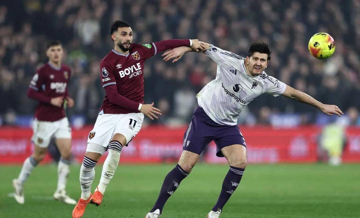 พรีเมียร์ลีก: วูล์ฟส์เปิดบ้านรับการมาเยือนของแอสตัน วิลล่า โดยวิลล่าจะขาดกองกลางตัวหลักสามคนเนื่องจากอาการบาดเจ็บ วูล์ฟส์ตั้งเป้าใช้ประโยชน์จากสถิติการพบกันที่ดีกว่าในอดีตเพื่อไม่ให้คู่แข่งเก็บแต้มกลับบ้าน