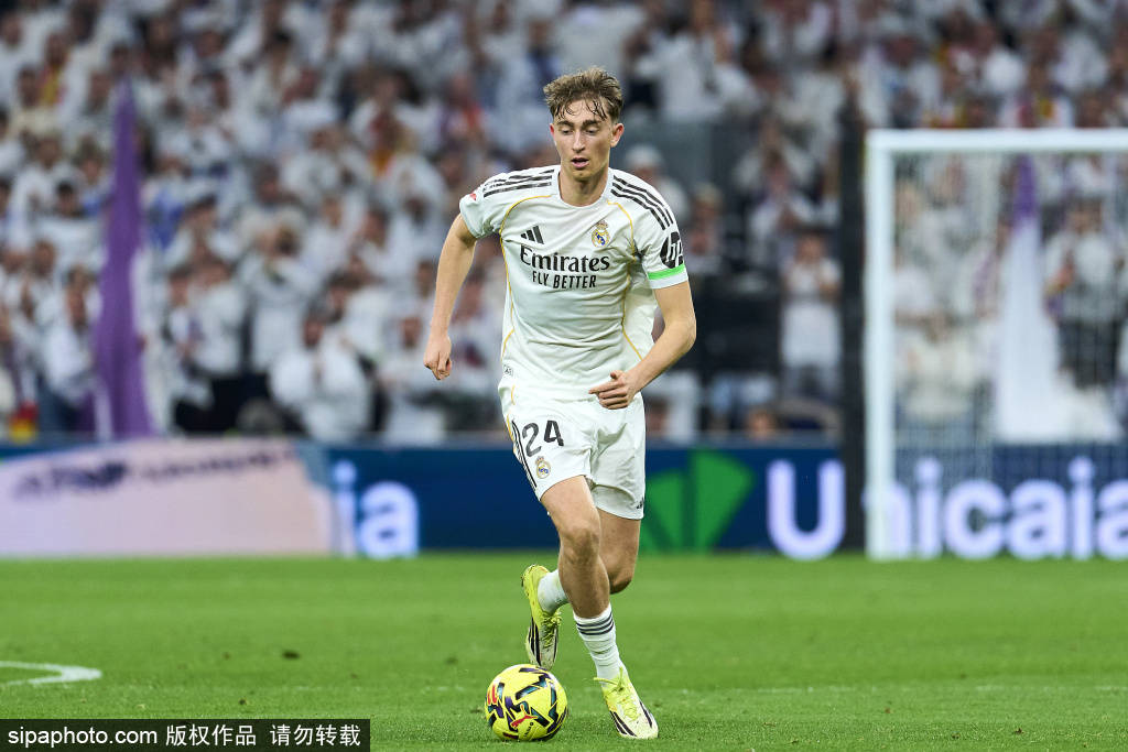 ภูมิทัศน์เชิงพาณิชย์ของฟุตบอลกำลังเปลี่ยนแปลงครั้งใหญ่! คริสเตียโน โรนัลโด, ลิโอเนล เมสซี และคีเลียน เอ็มบัปเป้ ต่างก็ทำการเคลื่อนไหวเชิงกลยุทธ์ ขณะที่การลงทุนในสโมสรของนักเตะดาวดังจุดประกายกระแสความสนใจในลีกบริหารจัดการฟุตบอล