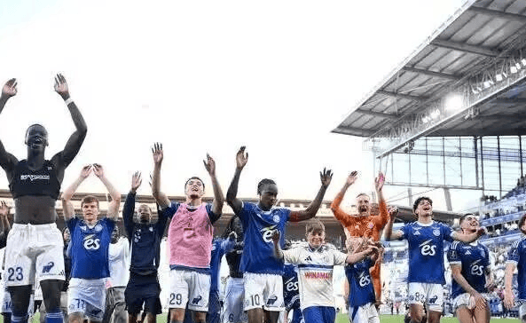 ลีกเอิง: สตราส์บูร์ก พบ ลีลล์ ปัจจัยภายนอก ทั้งสองฝั่ง ช่วงท้ายเกม