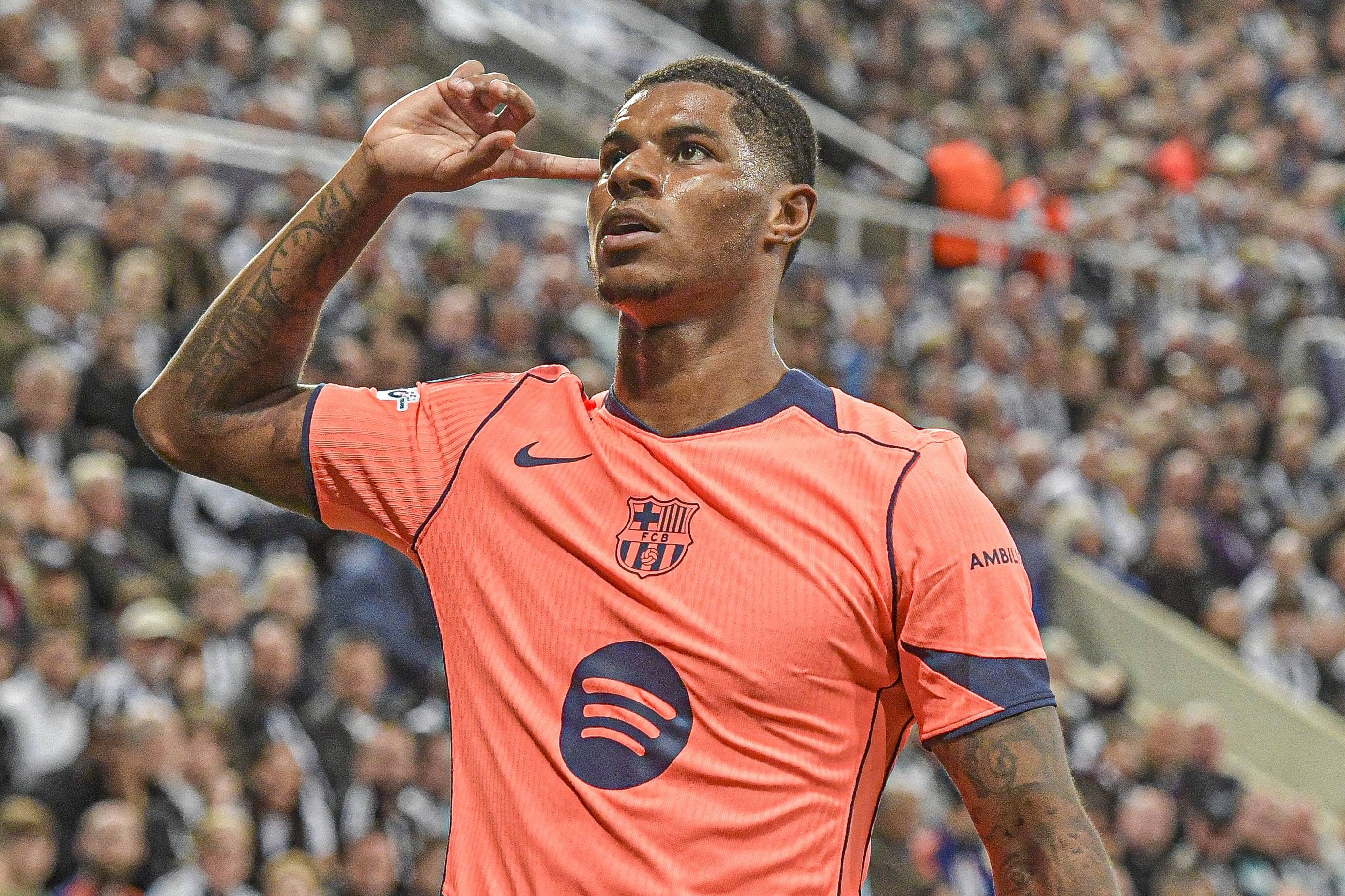 ข้อตกลงที่ทุกฝ่ายได้ประโยชน์! สื่ออังกฤษรายงาน: บาร์เซโลน่าเตรียมคว้าตัวแรชฟอร์ดด้วยแผนผ่อนชำระ 30 ล้านยูโร พร้อมนักเตะตกลงลดค่าเหนื่อยอย่างมากสำหรับสัญญา 3 ปี_แมนเชสเตอร์ ยูไนเต็ด_ยูโร_นักเตะ