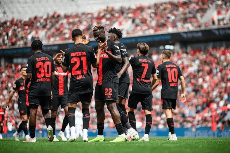 ศึกแห่งบุนเดสลีกา: ไบเออร์ เลเวอร์คูเซ่น พบ ไมนซ์ – ทีมลุ้นแชมป์ยุโรปปะทะทีมหนีตกชั้น ศักยภาพเกมรุก ความได้เปรียบจากการเล่นในบ้าน