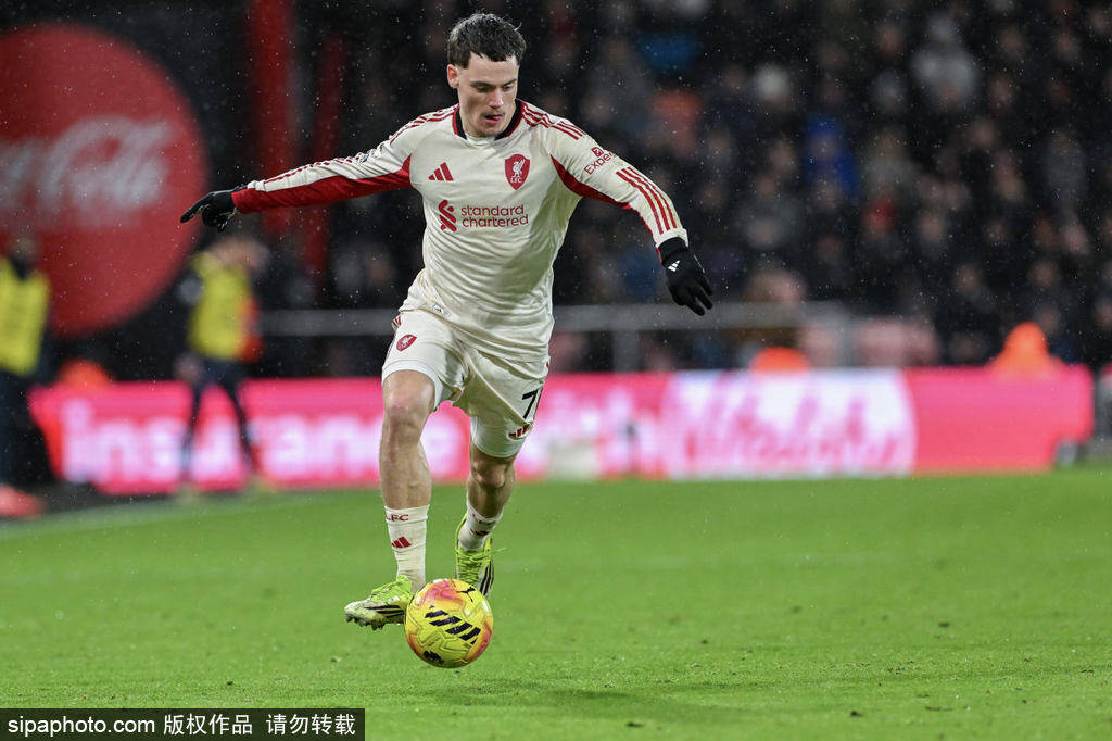 กองหน้าทั้งสองคนไม่สามารถลงเล่นได้! การชนะติดต่อกันสี่ครั้งไม่ได้เป็นเหตุผลให้ฉลองสำหรับลิเวอร์พูล ผู้ที่จะลงเล่นในสองนัดกับวูล์ฟส์จะเป็นตัวตัดสินผลการแข่งขัน วิร์ตซ์ vs ซาลาห์