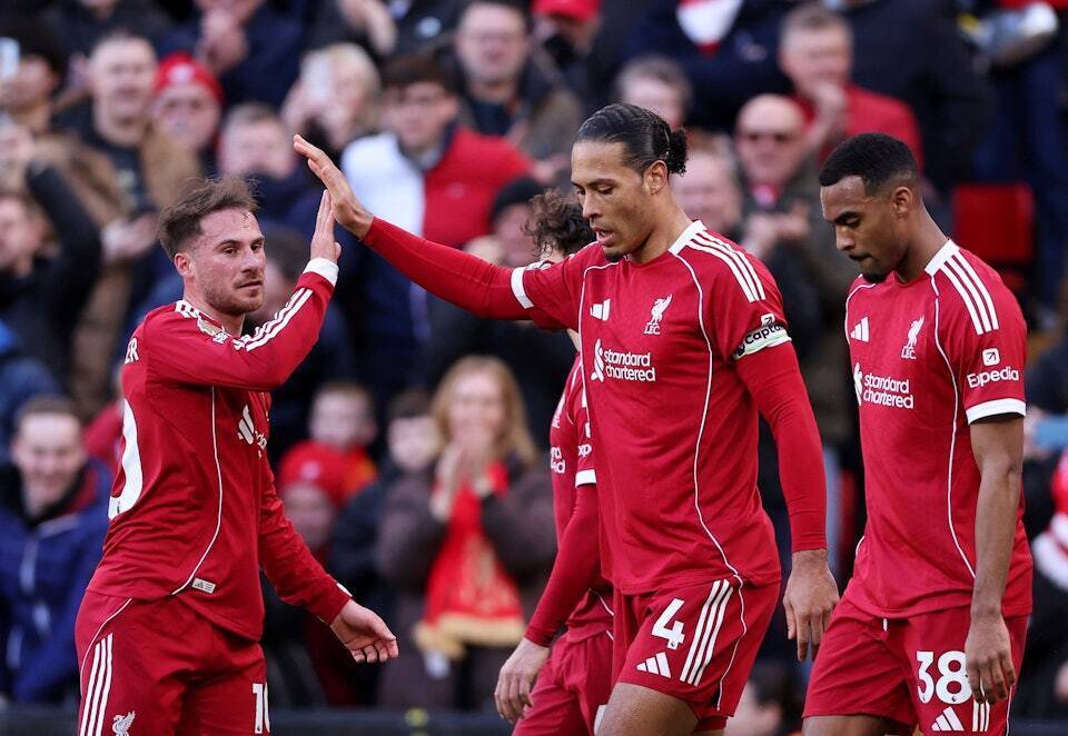 การปฏิวัติลูกนิ่ง! เบื้องหลังชัยชนะ 5-2 ของลิเวอร์พูล: การจากไปหนึ่งครั้งพิสูจน์จุดเปลี่ยนของฤดูกาล! การันตีตำแหน่งในแชมเปียนส์ลีก? _จุด_ลูกนิ่ง_แมนเชสเตอร์ ยูไนเต็ด